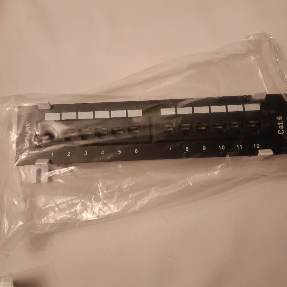 12 port patch panel mini vertical 568 A/B compatible